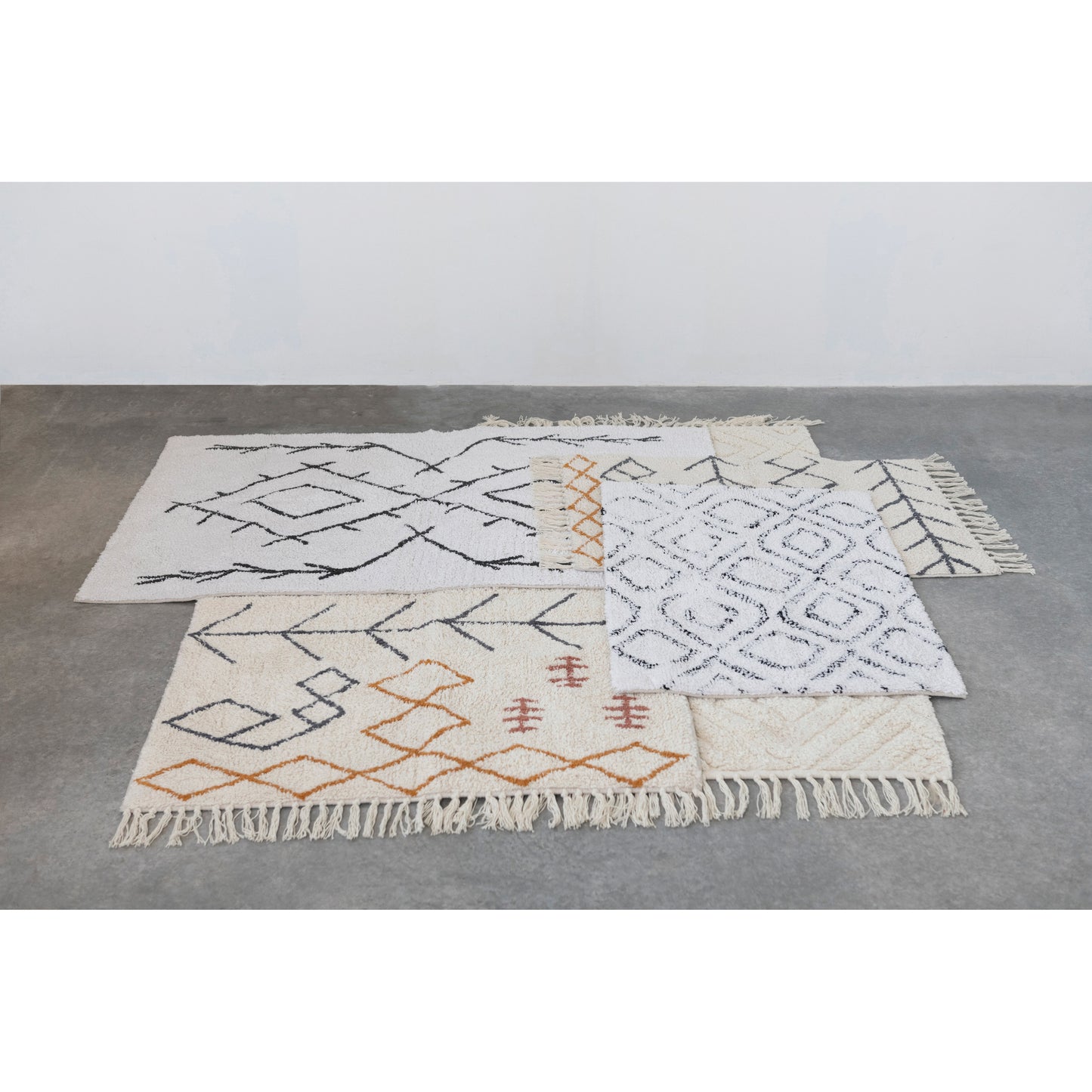 Cotton Tufted Rug with Abstract Design and Fringe | 2' x 3'